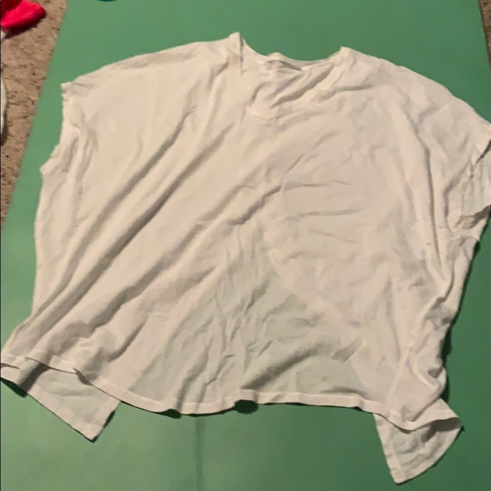 Beautiful white Lululemon top!!! Like new!!